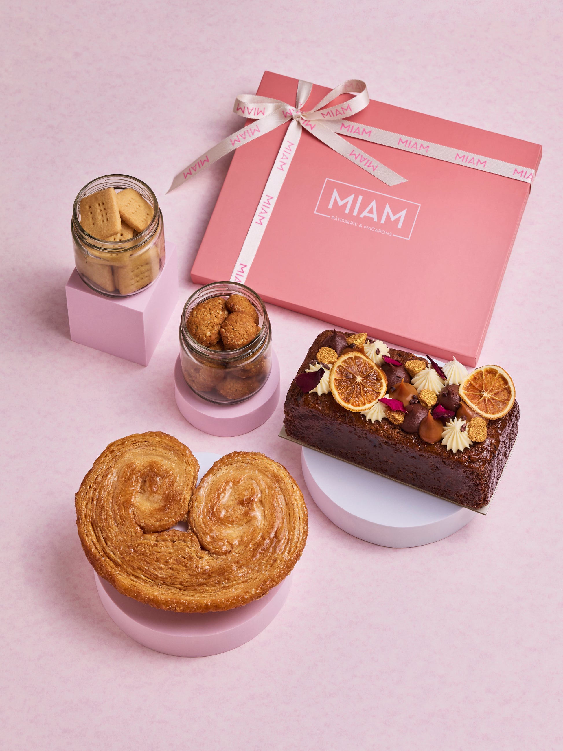 Eggless Large Gift Box
