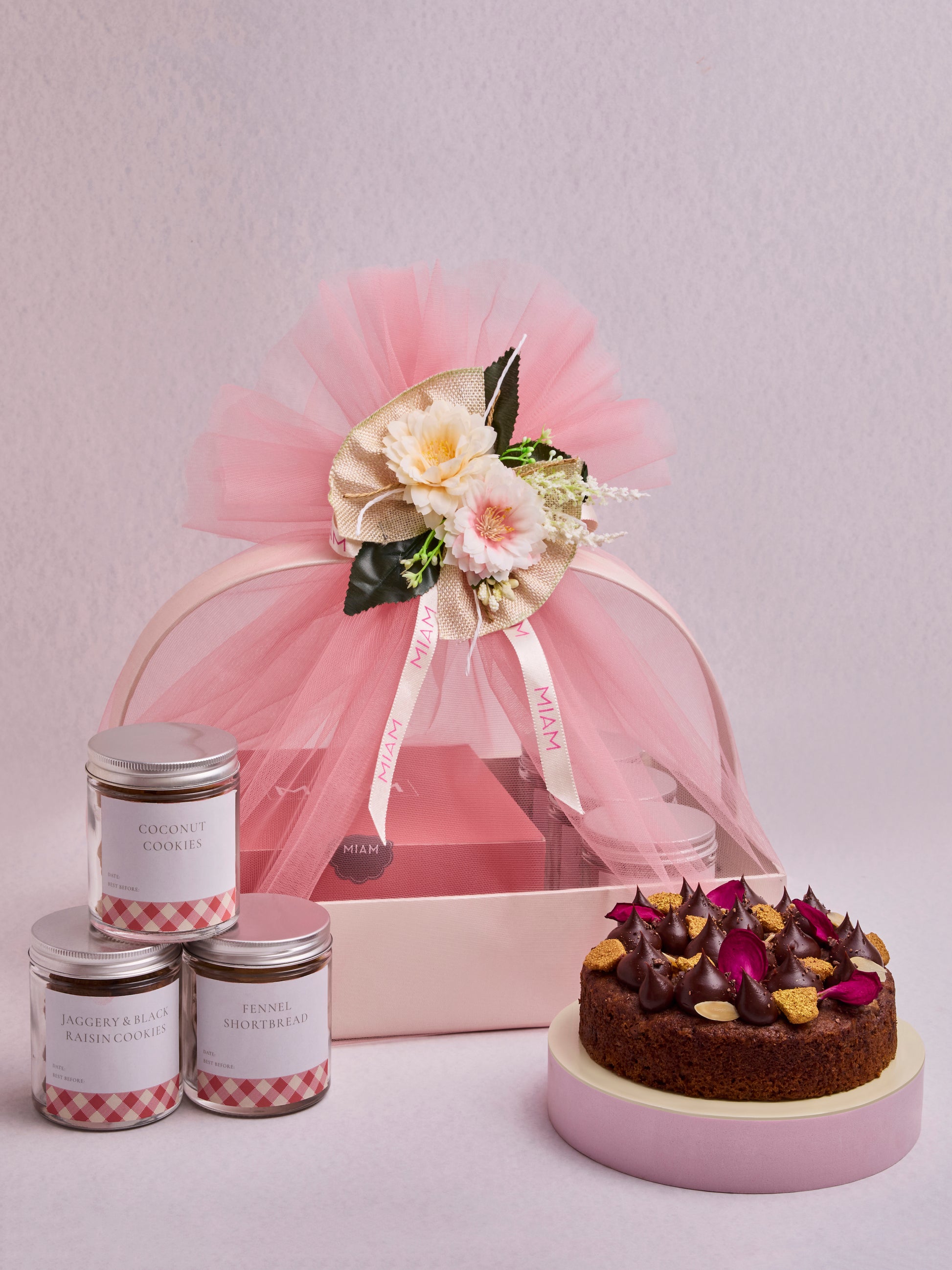 Eggless Medium Diwali Hamper